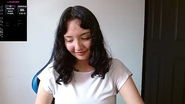 Snapshot of alexaa08 chatting on 06-26-26, 04:00 alexaa08 online show from 06-26-26, 04:00
