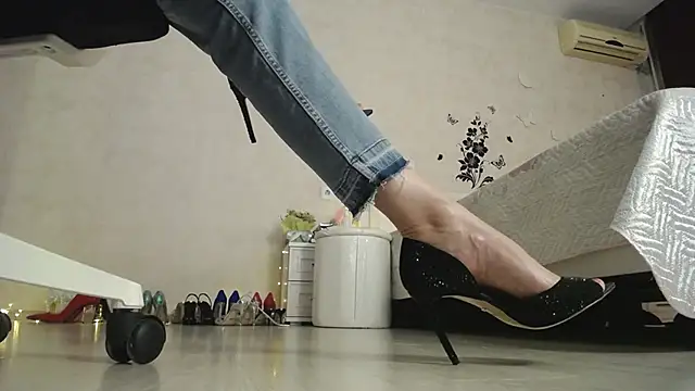 Devil Goddess online show from 01-25-25, 06:13