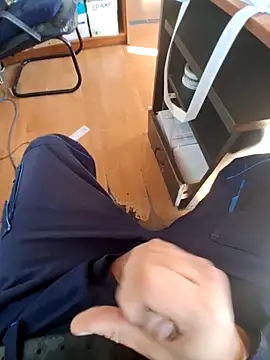 Snapshot of voupap6310 chatting on 10-29-25, 08:49 voupap6310 online show from 10-29-25, 08:49