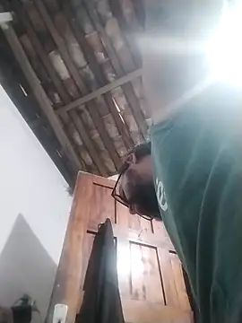 Snapshot of DomPicasso88 chatting on 12-22-25, 01:08 DomPicasso88 online show from 12-22-25, 01:08