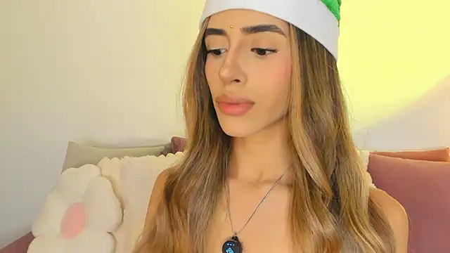 StormiRusso online show from 12-23-25, 01:03