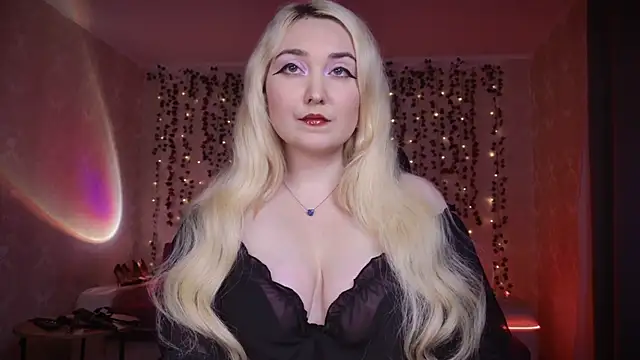 Snapshot of AllisonBlack_ chatting on 10-06-25, 08:39 AllisonBlack  online show from 10-06-25, 08:39