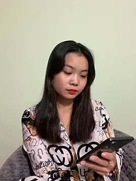 Maeve2k5 online show from 12-30-24, 01:15