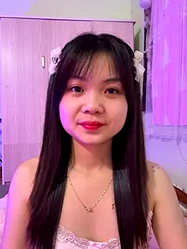 Maeve2k5 online show from 10-08-25, 09:45