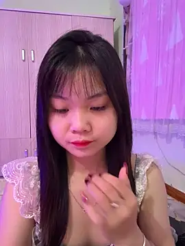 Maeve2k5 online show from 10-14-25, 01:06