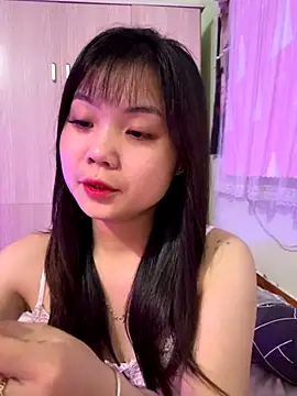 Maeve2k5 online show from 10-19-25, 10:16