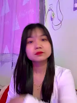 Maeve2k5 online show from 10-23-25, 01:05