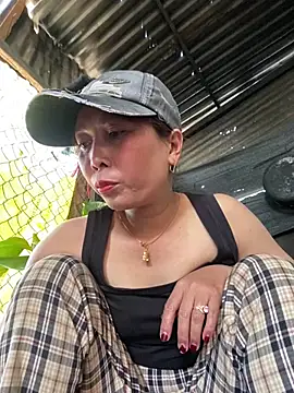 Linaannn online show from 02-25-26, 07:07