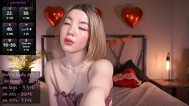 Snapshot of LindaThacker chatting on 02-14-25, 05:41 LindaThacker online show from 02-14-25, 05:41