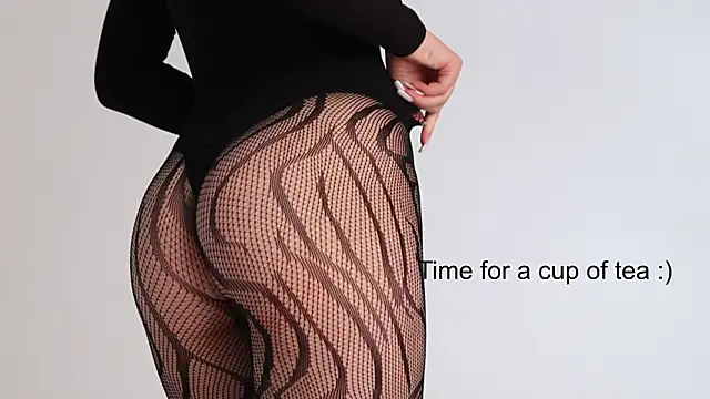 Snapshot of LindaThacker chatting on 09-20-25, 04:46 LindaThacker online show from 09-20-25, 04:46