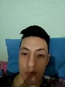Snapshot of alexmoragomez chatting on 12-03-24, 01:32 alexmoragomez online show from 12-03-24, 01:32
