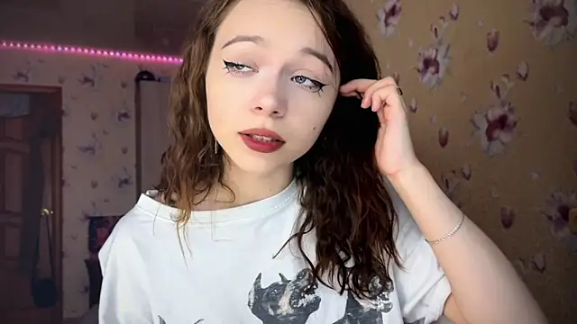 Snapshot of _SofiaBrown chatting on 12-05-24, 12:08 SofiaBrown online show from 12-05-24, 12:08