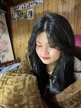Snapshot of Anges893 chatting on 03-18-25, 04:58 Anges893 online show from 03-18-25, 04:58