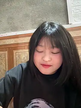 Snapshot of Anges893 chatting on 11-30-25, 05:11 Anges893 online show from 11-30-25, 05:11