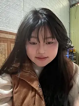 Snapshot of Anges893 chatting on 12-05-25, 05:27 Anges893 online show from 12-05-25, 05:27