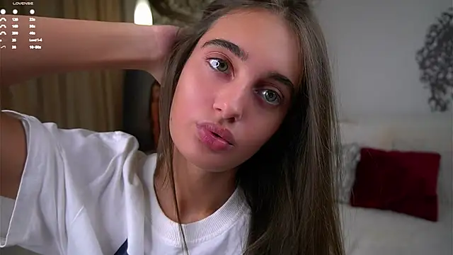 Snapshot of PiquingOgalala chatting on 10-05-25, 01:15 PiquingOgalala online show from 10-05-25, 01:15