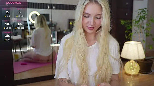 LunaLissa online show from 09-23-25, 04:48