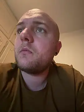 Snapshot of QueueFrenchie chatting on 02-21-26, 08:10 QueueFrenchie online show from 02-21-26, 08:10