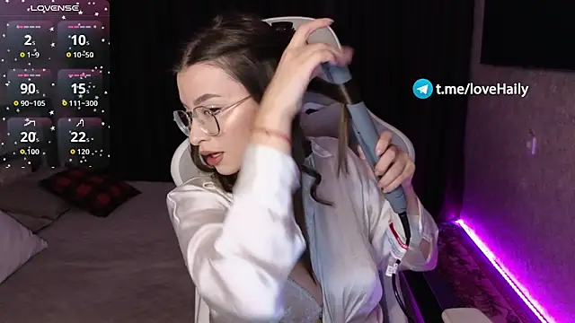 Snapshot of EuphoriaHaily chatting on 11-05-25, 01:22 EuphoriaHaily online show from 11-05-25, 01:22