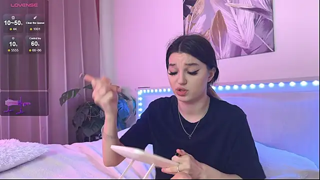 Snapshot of Veronica_leal chatting on 12-19-25, 10:11 Veronica leal online show from 12-19-25, 10:11