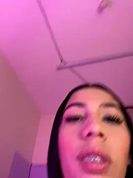 Lina10 online show from 10-28-25, 10:34