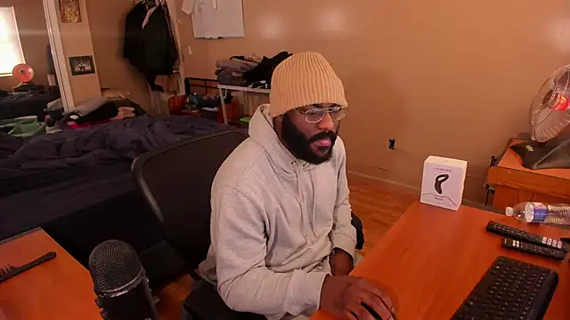 MrChuckDailyXXX online show from 12-23-24, 01:24