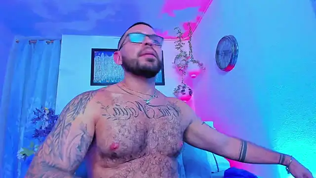 Snapshot of Adil_aminn chatting on 02-02-25, 06:10 Adil aminn online show from 02-02-25, 06:10