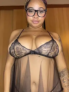 Snapshot of Eloisa_cleavage_ chatting on 07-07-26, 10:08 Eloisa cleavage online show from 07-07-26, 10:08