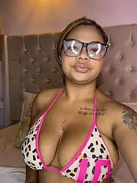 Snapshot of Eloisa_cleavage_ chatting on 07-18-26, 10:08 Eloisa cleavage online show from 07-18-26, 10:08