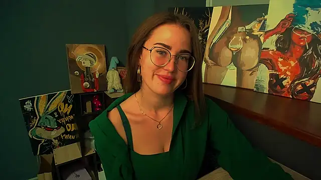 Snapshot of luxie_milady chatting on 05-18-26, 12:11 luxie milady online show from 05-18-26, 12:11