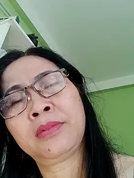Snapshot of Hangem111 chatting on 04-29-26, 06:17 Hangem111 online show from 04-29-26, 06:17