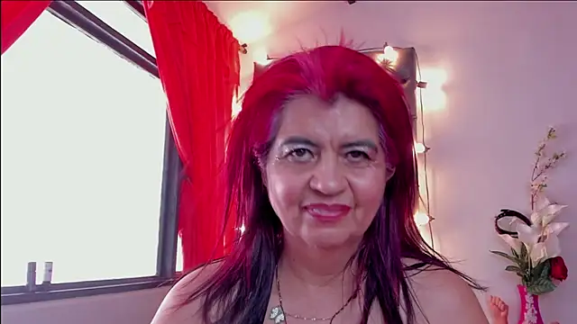 Snapshot of RoxetteMature chatting on 01-21-25, 05:51 RoxetteMature online show from 01-21-25, 05:51