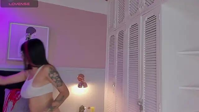 Snapshot of naoko_kirino chatting on 01-05-25, 04:48 naoko kirino online show from 01-05-25, 04:48