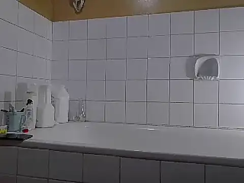 Snapshot of kisstoyousoon2024 chatting on 01-17-25, 06:02 kisstoyousoon2024 online show from 01-17-25, 06:02