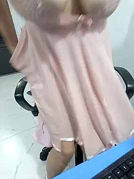 Snapshot of Little-star- chatting on 02-21-25, 02:06 Little-star- online show from 02-21-25, 02:06