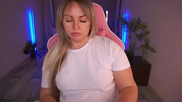 Snapshot of KiraCandyS chatting on 01-29-25, 08:46 KiraCandyS online show from 01-29-25, 08:46