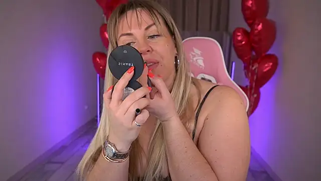 Snapshot of KiraCandyS chatting on 02-24-25, 03:12 KiraCandyS online show from 02-24-25, 03:12