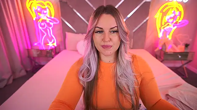 Snapshot of KiraCandyS chatting on 10-27-25, 08:57 KiraCandyS online show from 10-27-25, 08:57