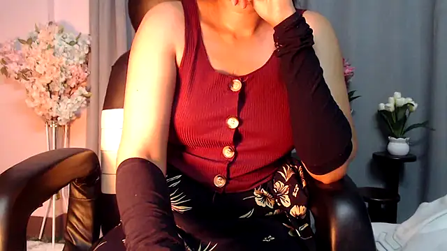 Snapshot of awesome_amy chatting on 11-30-25, 12:09 awesome amy online show from 11-30-25, 12:09