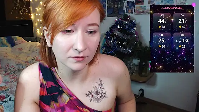 Snapshot of licentia__poetica chatting on 12-31-24, 10:45 licentia poetica online show from 12-31-24, 10:45