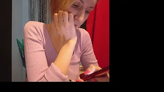 Snapshot of NadiNa999 chatting on 01-06-25, 09:54 NadiNa999 online show from 01-06-25, 09:54