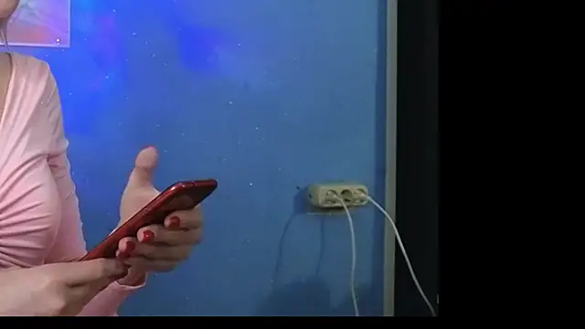 Snapshot of NadiNa999 chatting on 12-23-25, 01:47 NadiNa999 online show from 12-23-25, 01:47