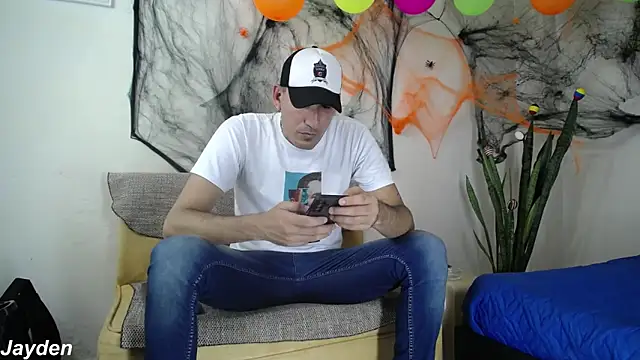 Snapshot of jayydenandjacob chatting on 10-30-25, 07:25 jayydenandjacob online show from 10-30-25, 07:25