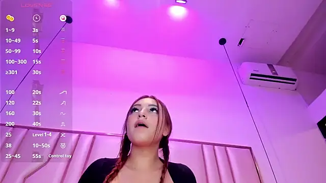 Snapshot of CintyaLeiner chatting on 02-28-25, 11:47 CintyaLeiner online show from 02-28-25, 11:47