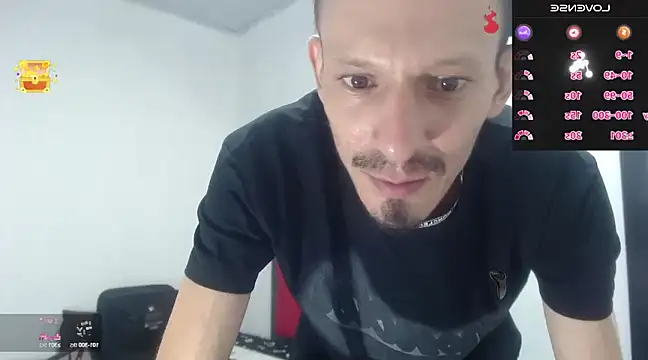 Snapshot of trebollhht chatting on 12-23-24, 11:17 trebollhht online show from 12-23-24, 11:17