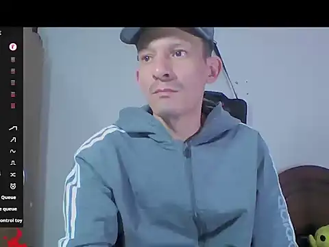 Snapshot of trebollhht chatting on 01-29-25, 03:01 trebollhht online show from 01-29-25, 03:01