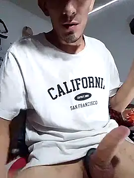 Snapshot of trebollhht chatting on 02-18-25, 08:14 trebollhht online show from 02-18-25, 08:14