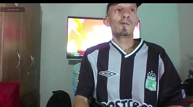 Snapshot of trebollhht chatting on 02-21-25, 05:56 trebollhht online show from 02-21-25, 05:56