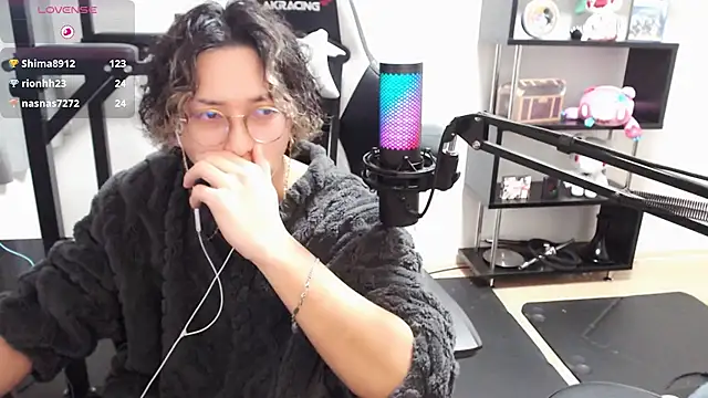 Shizukuu online show from 03-20-25, 03:25