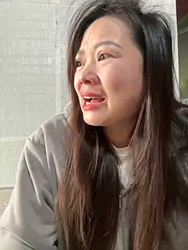 Hellen 111 online show from 10-31-25, 02:34